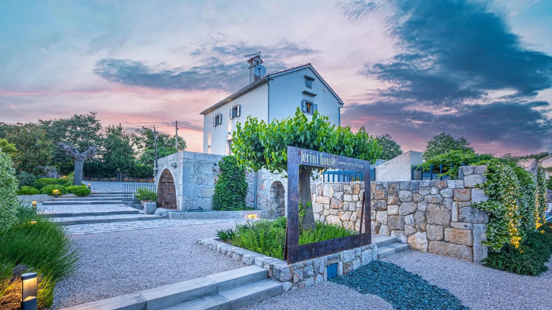 Luxury Jerini House With Pool Villa Vrh